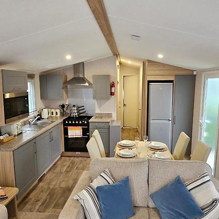 Cosy Holiday Home, Thorness Bay Porchfield  ภายนอก รูปภาพ