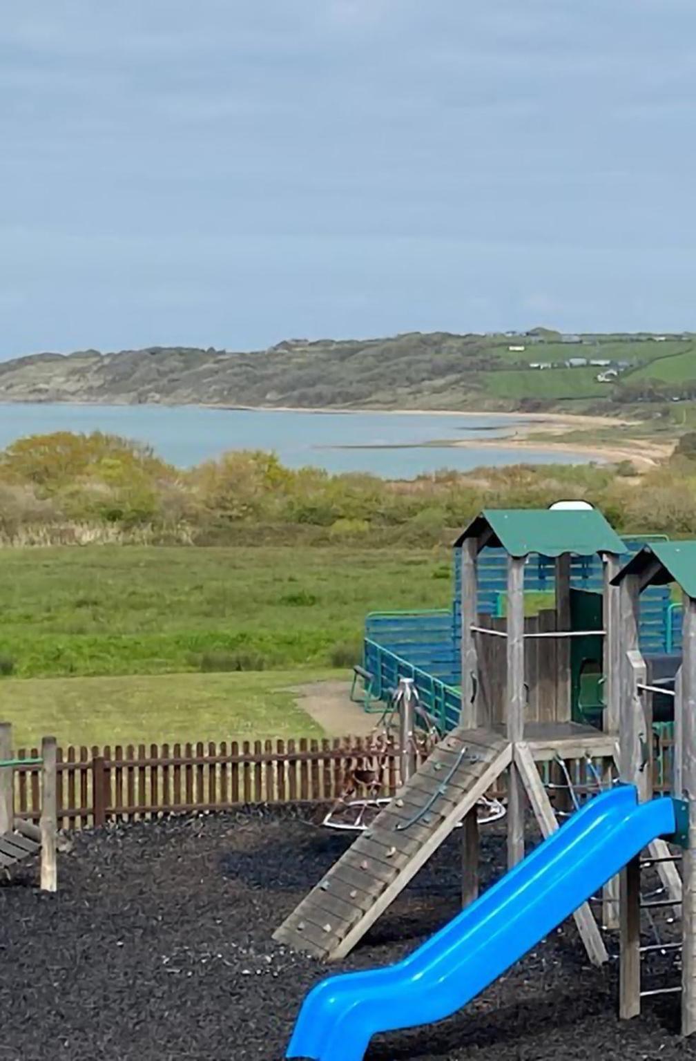 Cosy Holiday Home, Thorness Bay Porchfield  ภายนอก รูปภาพ